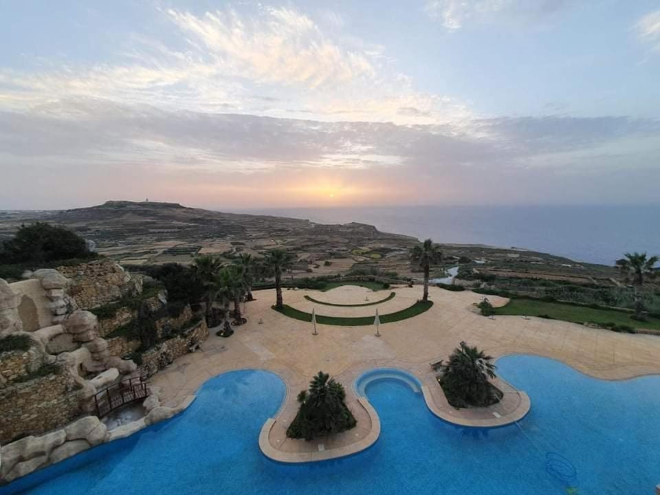 Sunset Holiday Apartment With Communal Pool + Views Ghajn Melel Buitenkant foto